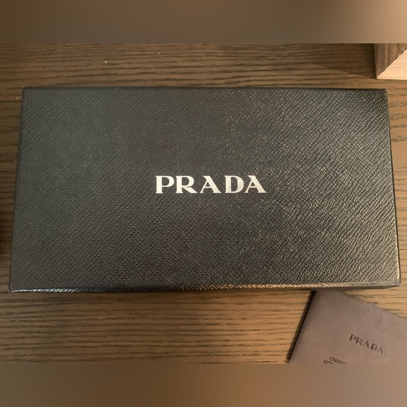 EUC Prada Soft Calf Quilted Zippy Wallet w/ Original Box, Tissue and COA! - Picture 13 of 14